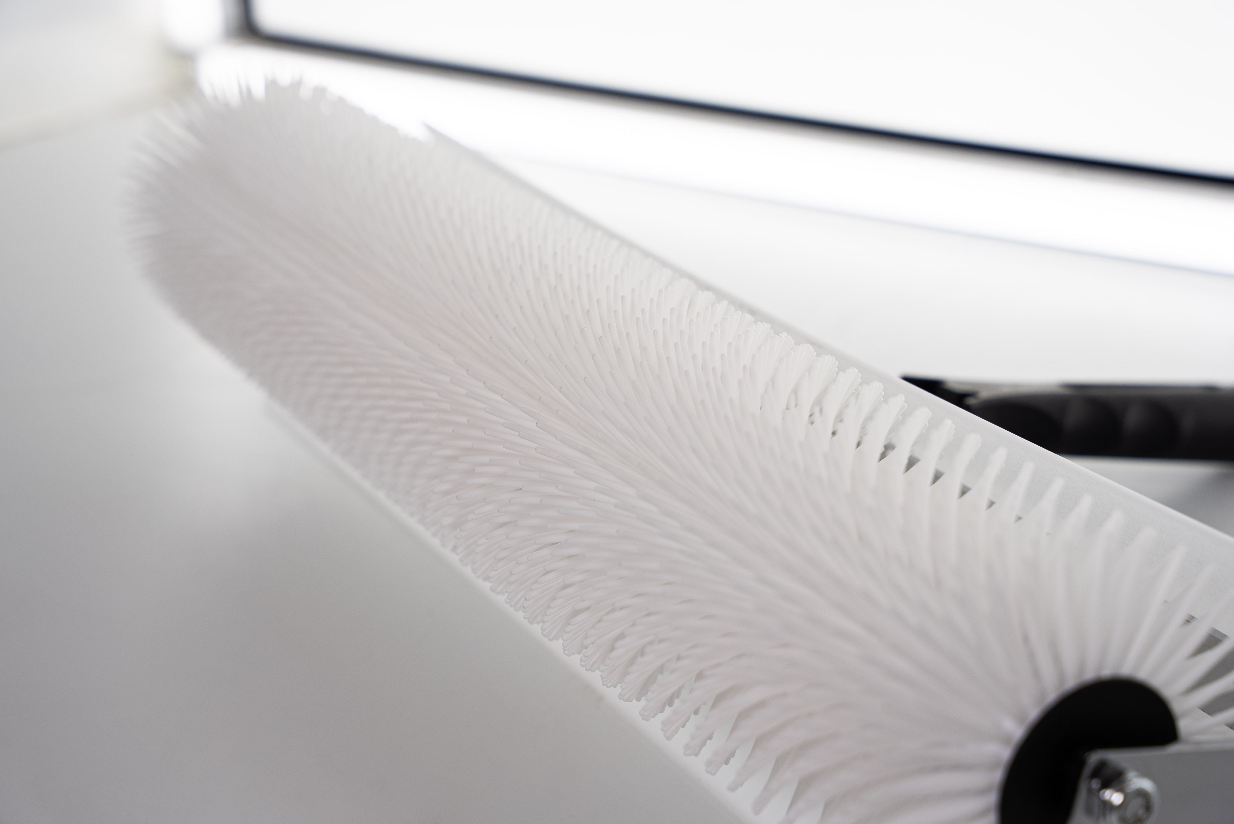 Roller Edge Splashing Floor & Flake Spiked Roller with Splashguard (500mm x 31mm)